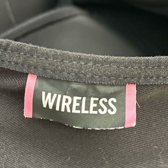 Victoria's Secret knockout front close sports bra - Picture 5 of 6